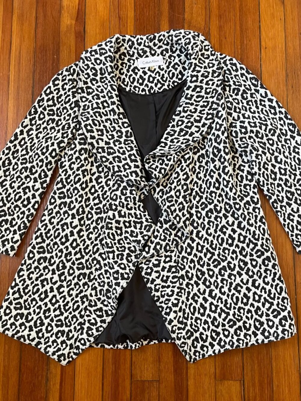 Calvin Klein Women's Black and White Leopard Print Open-Front Blazer Jacket - Picture 3 of 4